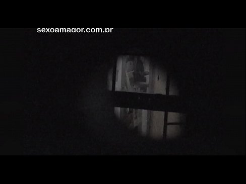 ❤️ Blondie ichi bo'sh g'ishtlar orqasida yashiringan qo'shni voyeur tomonidan yashirincha videoga tushadi ❤️❌ Sifatli porno uz.xxxtun.ru ❌❤